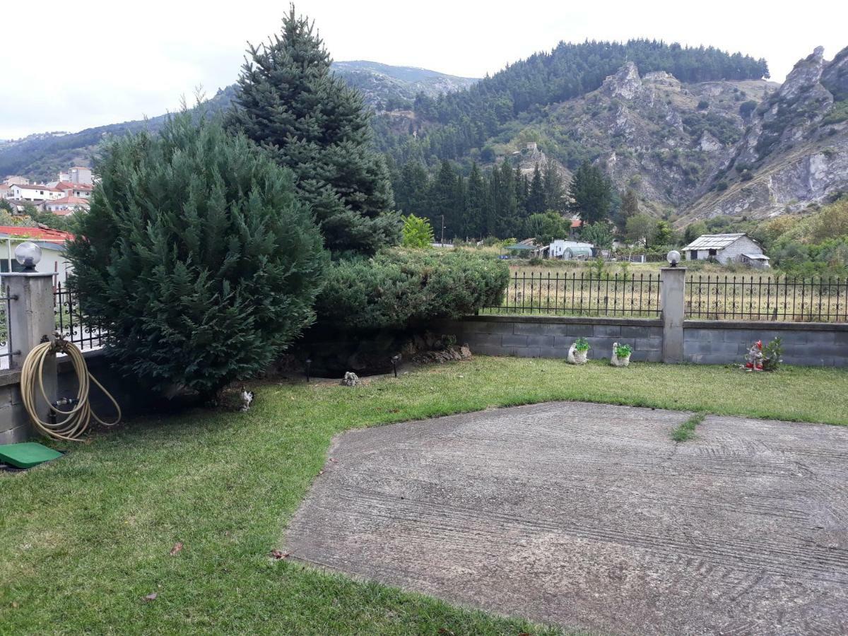 Hotel Kastro Sérvia Dış mekan fotoğraf