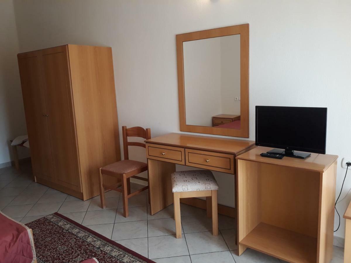 Hotel Kastro Sérvia Dış mekan fotoğraf
